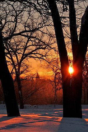 Minnehaha Falls Park Sunrise-Red